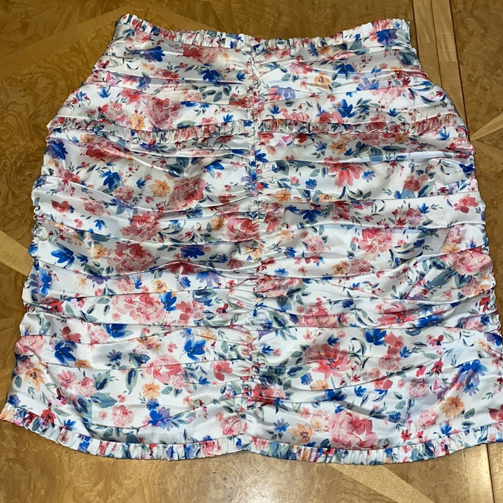NWOT!! For Love & Lemons Juliet White Floral Mini Skirt Size XS - Picture 11 of 11